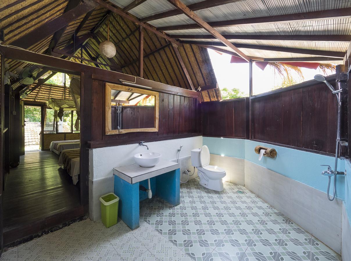 Woodstock Gili - Garden And Bungalows Hotel Gili Trawangan Esterno foto